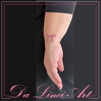 Tijd voor een tattoo voor mezelf - Linda Da Linci Art www.dalinciart.nl Zwijndrecht Nederland 🎀 Al in het begin van de lockdown gezet, nu eindelijk delen 😊 #tattoo #dalinciart #tattooartist #smallbowtattoo #🎀 #pinkbow #pinkbowtattoo🎀 #pinkbowtattoo #smalltattoo #tattooforwoman #pinkink #pink #tattoos #tattooshop #smalltattoo #zwijndrecht