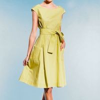 Audrey Hepburn Look, Cute Dress pattern - free. It is in French, but there are pictures, so I think I can figure it out. Found the PDF after Translating. Think it would look great in different color and different belt. French Sizing 38, 42, 46 like S,M & L