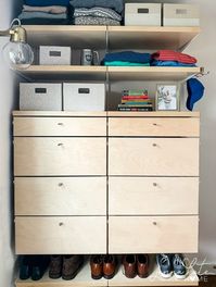 Learn how to make the most of his small walk-in closet with this organization tips and tricks to get the most use of the space you have.