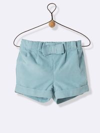 Un velours extra-fin, une coupe boule et un coloris tendre, notre short a cette note rétro-chic tellement tendance et facile à porter. Pour encore plu