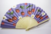Ventagli in legno e carta rockabilly fantasia ciliegia e fragola di Lindymarket su Etsy