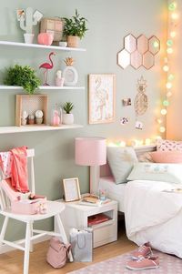 28. Os vasos de plantas pequenas para quarto romântico – Via: Pinterest #plantaspequenas #plantaspequenasdecoração #plantaspequenasparaquarto