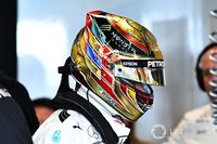 Parc Fermé on Twitter: "Hamilton wearing a gold-colored helmet like Abu Dhabi last year (pictured). #BritishGP… "