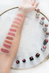 The best drugstore nude lipsticks - so many beautiful choices! #drugstoremakeup #drugstorebeauty #lipstick #drugstorelipstick #affordablemakeup