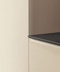 Slate grey oak and plaster gres Mutina | Worktop: Mutina | Plinth: Urban |