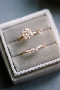 Engagement ring #wedding #rings #engagement #gold #diamond