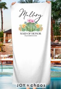 Looking for cute beach towels for your wedding? These custom floral succulent towels are the perfect addition to any special occasion or wedding event / party. #succulentwedding #succulentparty #beachtowel #customizedtowel