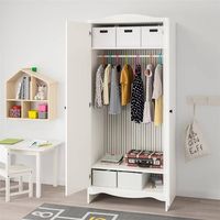 Los armarios infantiles de IKEA que hemos seleccionado están diseñados para acompañar a los niños durante muchos años, adaptándose a sus cambios y no al contrario