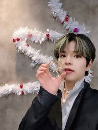 Stray Kids Japan Official on Twitter: "STAY❣ 今年もスキズと一緒にクリスマスを楽しんでいただけましたか?🎄 STAYとの甘くあたたかい1日の締めくくりをしようと、スンミンサンタがまたプレゼントを置いていきました🎁💕 🍪STAY Merry Christmas🍪 #StrayKids #スキズ #スンミン #Seungmin https://t.co/cTkGxei4pR" / Twitter