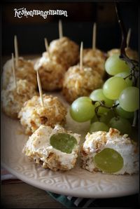 Keskonmangemaman?: Les grappes de septembre , raisins frais en billes de fromage de chèvre frais et noix concassées