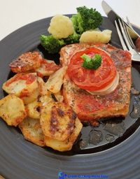 Plaki means baked flat. In this dish, I use swordfish which has an exceptional meaty taste and I add potatoes to create a whole meal. Needless to say that potatoes are all the money! #ovenbakedswordfish #swordfishrecipe #ξιφιαςπλακι #greekcooking #therecipeoftheday #syntaghthshmeras #keepcooking #greece #greek #greekrecipes #monoxeria #συνταγες #greekcookingmadeeasy #greekcuisine #greekfood #greekyoutuber #greekblogger #foodinspiration #cookingisallyouneed #likemygrandma #ελληνικηκουζινα