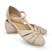 The quality and style of vintage heels combined with the comfort of a supportive flat design. Leather and vegetarian styles, inspired by the fashion of the 1930-1950's era.
