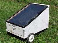 Solar Wax Melter Tutorial. "With this gadget, you can load it up with your rinsed, raw wax, put it in the sun and then go attend to your other business. You don’t have to worry about anything catching fire and the job will be done at the end of the day. As an added benefit, your wax will come out in near pristine condition since virtually all of the bug parts and other debris will be caught in the wax melter’s wire basket."