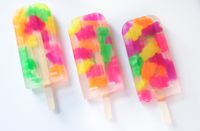 Sprite and gummy bears... very cute and creative for the kids in the summer time.!!