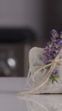 Create a DIY essential oil aromatherapy sachet to add the delicate scent of Lavender in unexpected places. These pocket-sized pouches give a tiny dose of aromatherapy and freshen up any unpleasant-smelling areas such as your closets, garbage cans, linen drawers, and more. Instructions: Mix thoroughly ½ cup uncooked rice, ¼ cup Epsom salt, 1 cup dried lavender buds, and 40 drops Lavender essential oil. Spoon mixture into sachets and place anywhere. #diy #recipe #aromatherapy #youngliving #yleo