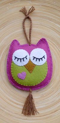 felt owl - hang on door handle - one side eyes open (come in) other side eyes closed (don't disturb):