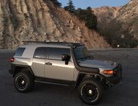2013 Toyota FJ Cruiser Base Model BFGoodrich Mud-Terrain T/A KM2 305/70R16 (1202)