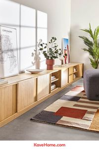 Si malgré tous vos efforts, vous n'arrivez toujours pas à reproduire le salon que vous imaginez, ne vous inquiétez pas, c'est tout à fait normal. Cela arrive très souvent et il existe une solution très facile pour y remédier. En suivant ces 7 règles simples vous ajouterez une touche de décorateur d'intérieur pour que votre salon ait un style et un équilibre digne des magazines de déco. #Salon #Décoration #IdéesDéco #DécorateurIntérieur