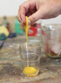 How to make egg tempera: