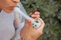 How to clean a pipe | Weedmaps