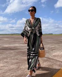 Silvia Bussade Braz on Instagram: "Caminhando para o verão 😎 Usando marca carioca @usewasabi ✨"
