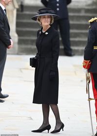 First funeral guests arrive to mourn Queen at her state funeral | Daily Mail Online