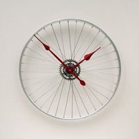 recycled bike wheel clock