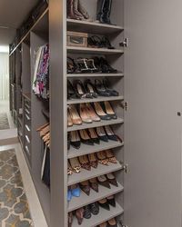 85 projetos de closet impecáveis para organizar suas roupas