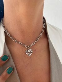 Looking for something for everyday wearing? This beautiful choker heart necklace is it. #birthdaygift #womenjewelry #bestgiftforwife #birthdaybash #selflove
