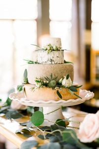 21 Creative Wedding Cakes for Cheese Lovers