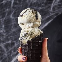 Our Black Cat Licorice & Lavender is ominous, and unexpected - just like a dark and frightful Fall night. We’ve conjured up superstition with a silky, pitch-dark anise and fennel caramel with luminous salted lavender ice cream. Grab a spoon and enter if you dare 👀 Make sure to tag us in your homemade scoops on social. Black Cat Licorice & Lavender Makes about 2 pints 2 cups ice cream base, very cold (recipe follows) 1 cup salted lavender syrup (recipe follows) 1 cup black caramel licorice (r
