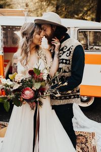 Rock ‘N’ Roll Wedding inspiration! Wedding dress CHARLENE by #MaggieSottero #bohoweddingdress #lightweightweddingdress #bohemianweddings