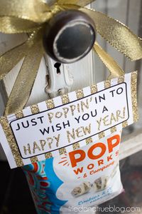 Easy Neighbor Gift for New Years - Hang