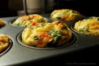 Egg Muffins - perfect for breakfast on the go. Pack with any veggies and meat that you like. Store in fridge and reheat as needed. #breakfast #healthybreakfast #breakfastonthego