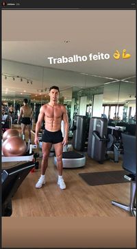 Ronaldo hits the gym while on holiday in Dubai, showing off his physique on Instagram...