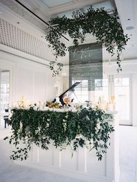 white and greenery wedding bar setting ideas