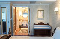 Cinderella Suite Tour & Photos at Hong Kong Disneyland • TDR Explorer
