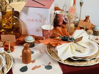 => Table de Mariage Bohème et Minimalist Décoration de table pour un mariage "amour forever" (nuances de orange et de nude). Des jolis bougeoirs, des vases, de l'art de table, du pliage de serviette et de beaux chemins de table en coton bio ! Tout pour ravir vos invités pour un mariage réussi.