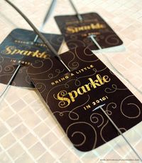 Bring a little sparkle in 2016 with these gorgeous black + gold New Years Eve Favor Tags. Get your FREE Printable here!