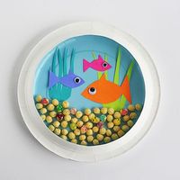 Paper Plate Aquarium for ocean theme. Kid Craft.