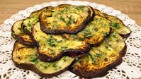 MELANZANE AL FORNO IN CREMA D'AGLIO E PREZZEMOLO - RICETTA VEGETARINA - "Ciao a tutti! Oggi vi presento una ricetta di melanzane che adoro tantissimo! Melanzane al forno in crema d'aglio e prezzemolo sono ottime come antipasto per pranzo o cena! Melanzane fatte in questo modo hanno un sapore unico e molto delicato. Chiunque può fare questa facile ricetta! Vi consiglio di provare questa facile e deliziosa ricetta di melanzane al forno in crema di aglio e prezzemolo e sono sicuro che vi piacerà!".