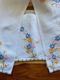 Diary of a Chain Stitcher : Tablecloth to Top Refashion