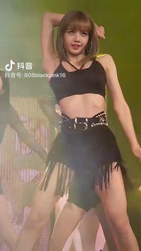 #BLACKPINK #lisa and her sexy dance moves ! #kpop #blackpinklisa