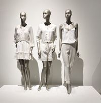 👉 For all poses, be sure to take a look at our website #mannequins #vmlife #visualwindows #visualmerchandising #visualmerchandiser #windowdresser #stylish #stylist #fashionretail #etalagiste #escaparates #vitrinismo #windowswear #summeroutfit #windowdisplay #windowdisplayinspiration #windowdisplayideas #shopwindow #etaleren #mannequin #display #shopwindowdisplay #visualmerchandisingideas #visualmerchandisingtrends #powerofvm #visualdisplay #windowproject #windowprops #windowswear #windowshop