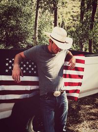 10 reasons why ladies love country boys. I may not be a cowgirl or know the first thing about farming but I have a fine appreciation for COWBOYS, COUNTRY MUSIC, and TRUCKS.
