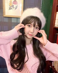 안녕하세요 여러분! Kep1er 김다연입니다>< 저희의 첫 유튜브 라이브 방송 보셨나요~?~? 이번 라이브 방송을 통해 Kep1er의 리더와 부리더가 공개되었어요!! 유진 언니랑 마시로 언니 너무 듬직하지 않나요??ㅎㅎ 비록 떨리고 어색한 첫 유튜브 라이브 방송이었지만 예쁘게 봐주셨으면 좋겠어요....♡ 사랑합니다!!!! ⠀⠀ #김다연 #DAYEON #Kep1er #케플러