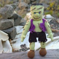 Crochet pattern in English (US terminology) Digital file, Pdf pattern The crochet pattern contains a description of crocheting the Frankenstein. The pattern contains detailed step-by-step instructions with lots of photos and video to help you crochet a cute Frankenstein. The head of the Frankenstein can be attached with a cotter pin or sewn in the usual way. #Amigurumipatterns #crochetpattern #stuffedFrankenstein #Halloweencrochet #etsymagazine #crochetdiy #hakeniship #crochetersofttheworld