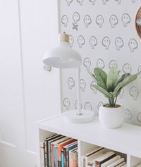 Conjunto de calaveras en sticker para decorar paredes o cualquier otra superficie limpia. Cada calavera es independiente, por lo que se puede crear un patrón creando un wallpaper o distribuir como se quiera.