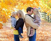 fall family picture ideas | Cute fall family picture idea | photography