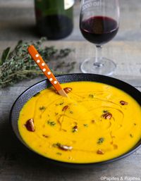 Velouté de carottes et pommes, au lait de coco et aux épices - Pour moi : seulement remplacer les noix de pécan par des noix
